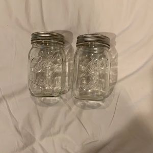 NWOT- 4 Ball mason jars with leak proof lids